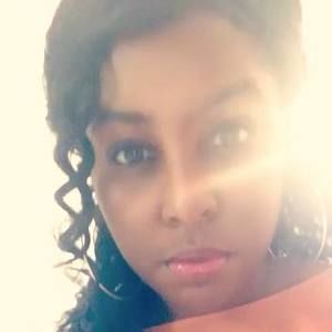 Meet your Posher, Lola